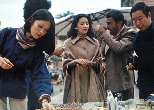 林青霞胡因梦42年前合照曝光 低画质难掩两人仙气