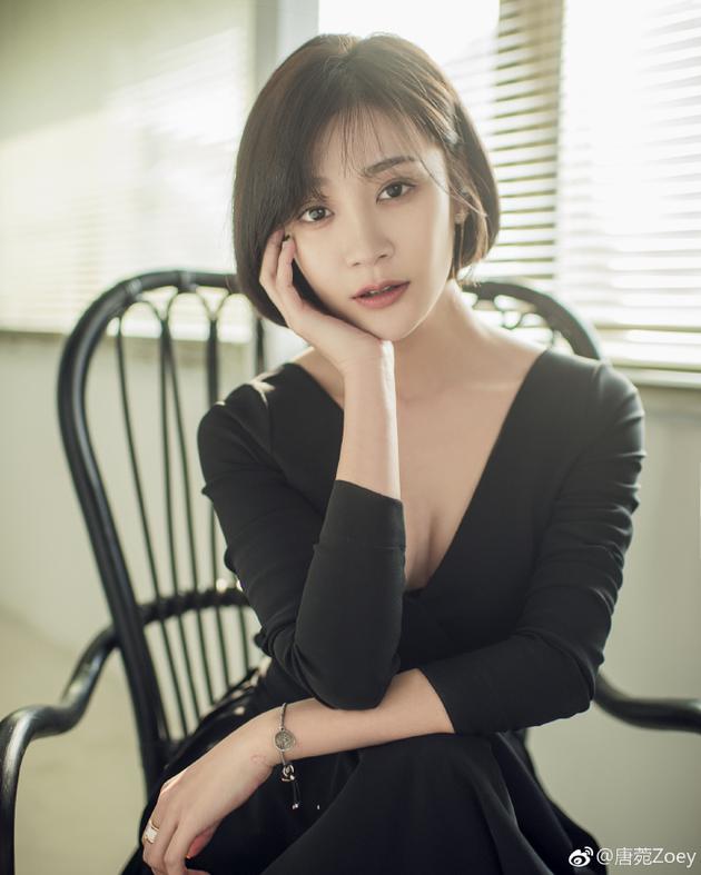 曹云金前妻唐菀开始新生活 网上晒剧本从新复工