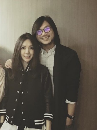 玛莎老婆晒龙凤胎萌照邮票:妈妈给的浪漫